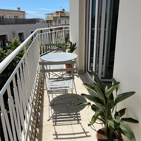 Апартаменты Juan Les Pins *